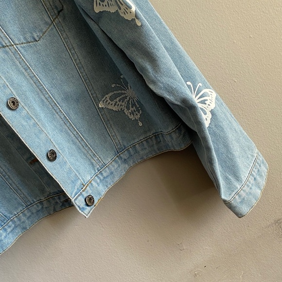 Women's Light Blue Denim Jacket with Butterfly Embroidery - Picture 4 of 11